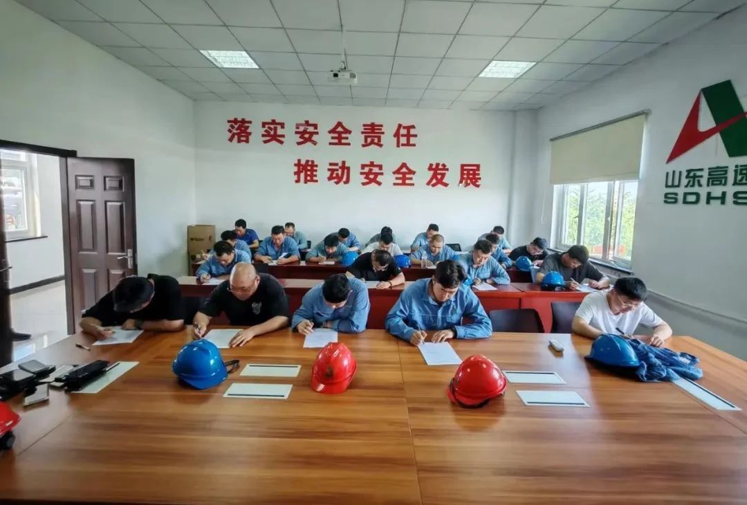 储运拼搏在线官方网站组织开展生产车间 “岗位大练兵、技能大比武”活动