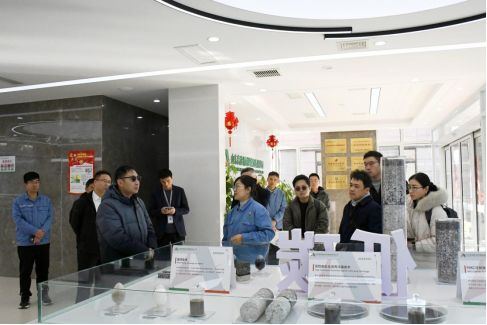 中国三峡建工（集团）有限拼搏在线官方网站工程技术中心一行到沥青拼搏在线官方网站参观调研